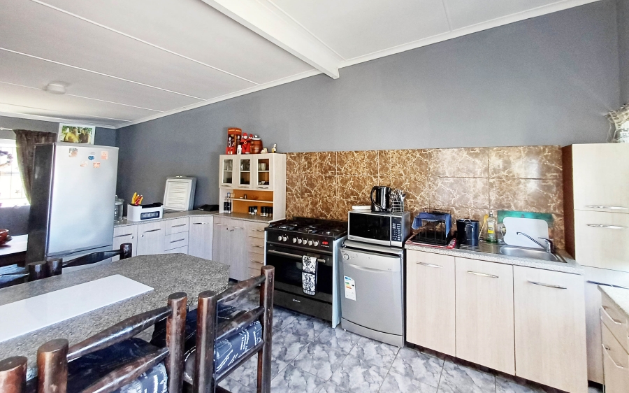 10 Bedroom Property for Sale in Kleinmond Western Cape